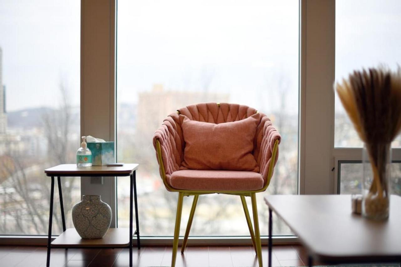 Hostwise Stays - The Washington At Chatham - Free Parking, Private Gym, Skyline Views! Pittsburgh Bagian luar foto