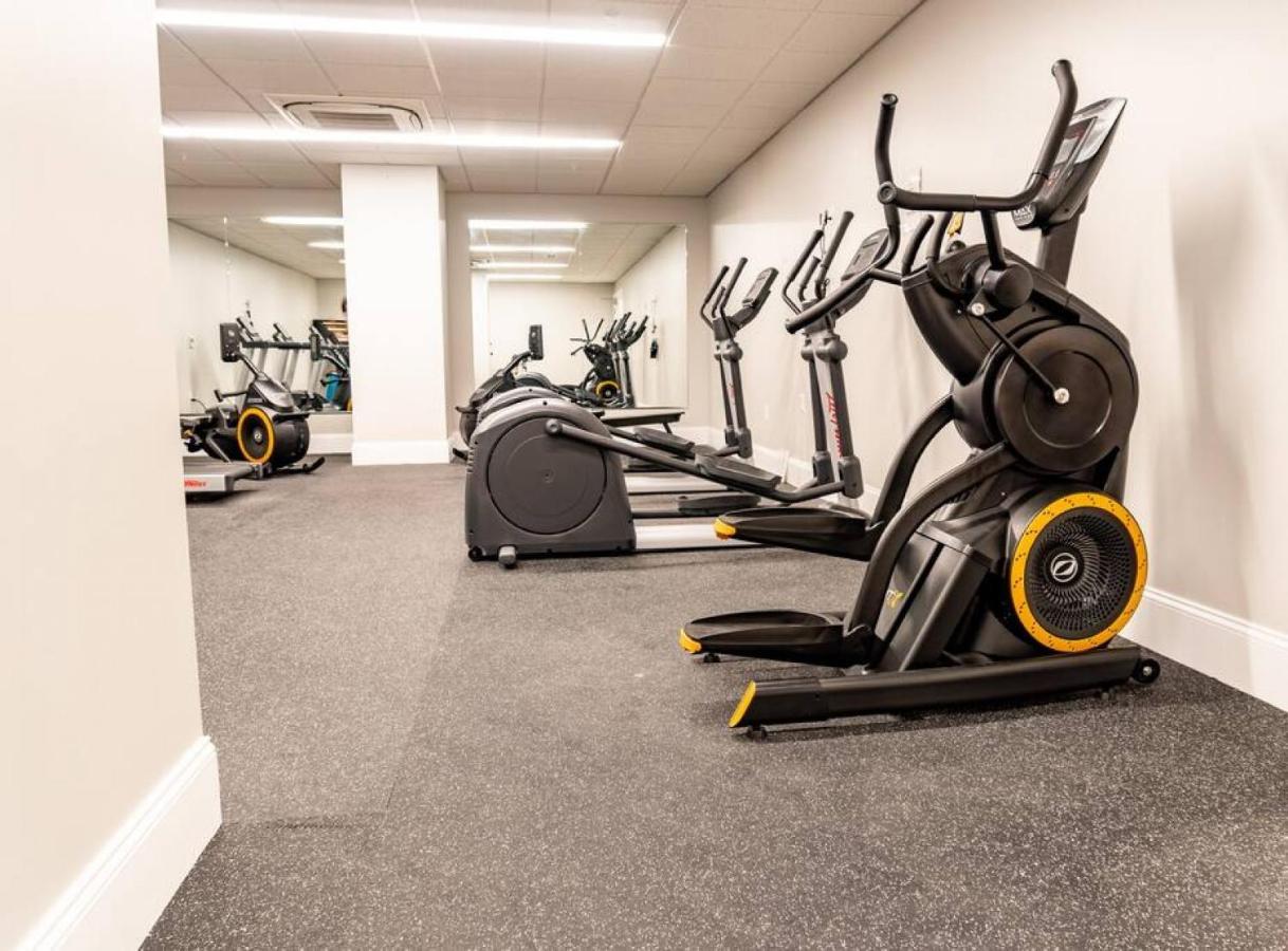 Hostwise Stays - The Washington At Chatham - Free Parking, Private Gym, Skyline Views! Pittsburgh Bagian luar foto