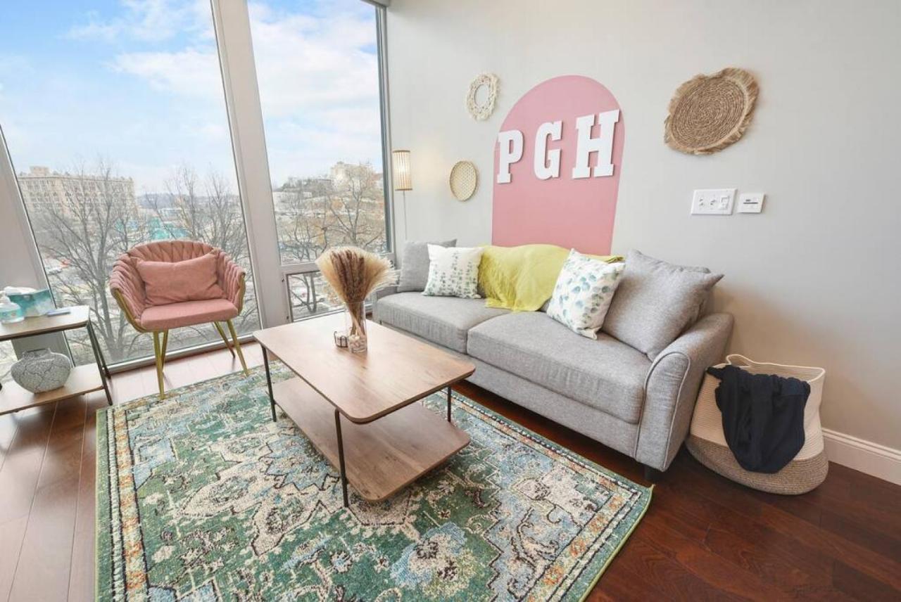 Hostwise Stays - The Washington At Chatham - Free Parking, Private Gym, Skyline Views! Pittsburgh Bagian luar foto